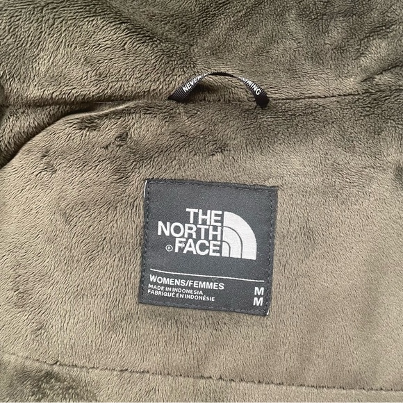 The North Face Women's Olive Jacket - Picture 10 of 14